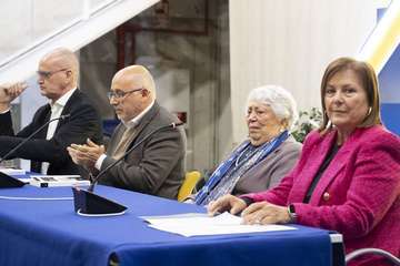 El Cabildo ratifica su compromiso de preservar la Memoria Histórica en la presentación del libro 'Héroes de chabola'/TA.